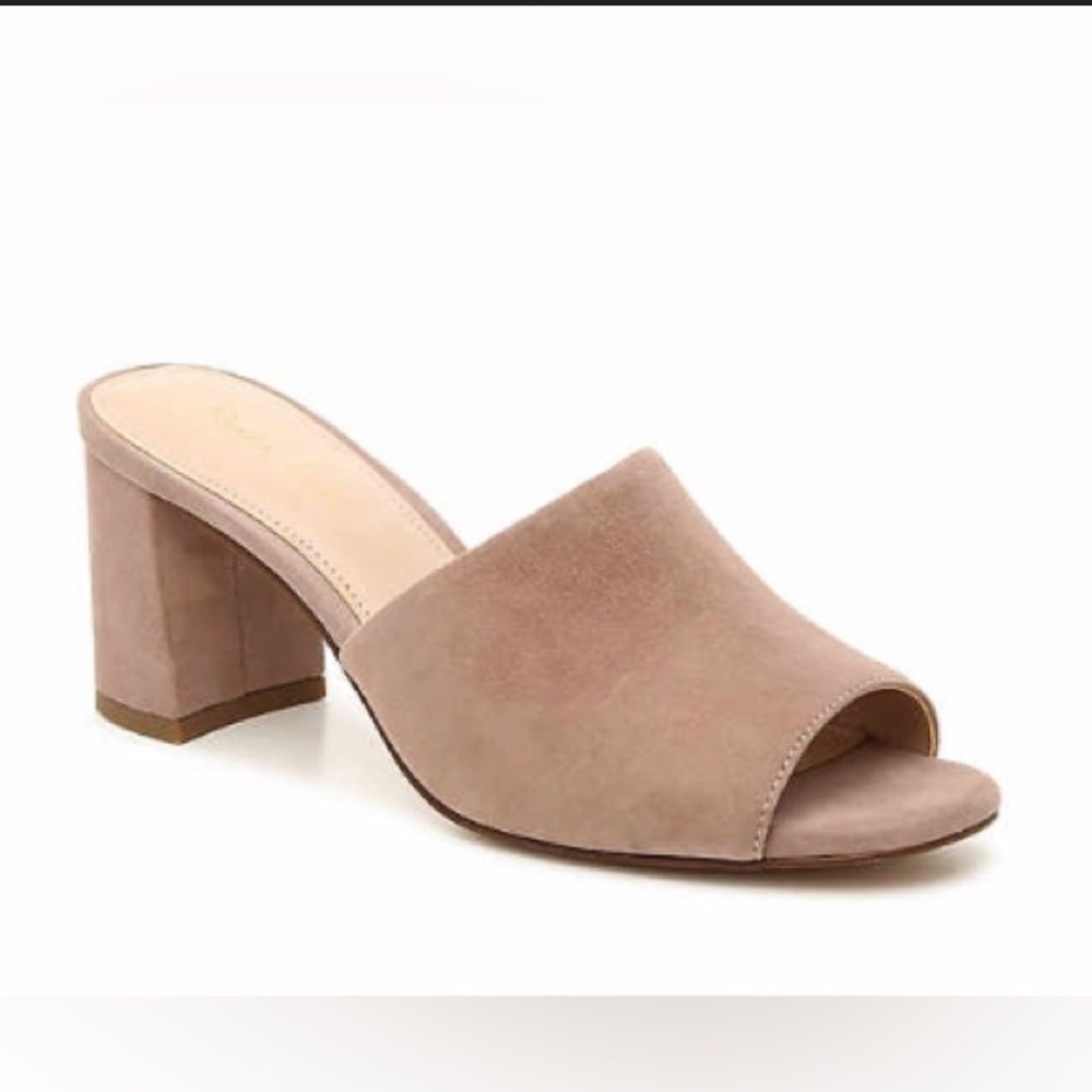 Essex Lane Gavan Women's Tan Suede Mules slip on‎ sandals Sz 10